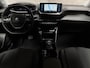 Peugeot 2008 1.2 PureTech Allure Sport 131Pk Automaat (VIRTUAL COCKPIT, APPLE CARPLAY, GROOT NAVI, 360 CAMERA, LEDER, SPORTSTOELEN, GETINT GLAS, LANE ASSIST, NIEUWSTAAT)