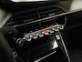 Peugeot 2008 1.2 PureTech Allure Sport 131Pk Automaat (VIRTUAL COCKPIT, APPLE CARPLAY, GROOT NAVI, 360 CAMERA, LEDER, SPORTSTOELEN, GETINT GLAS, LANE ASSIST, NIEUWSTAAT)