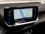 Peugeot 2008 1.2 PureTech Allure Sport 131Pk Automaat (VIRTUAL COCKPIT, APPLE CARPLAY, GROOT NAVI, 360 CAMERA, LEDER, SPORTSTOELEN, GETINT GLAS, LANE ASSIST, NIEUWSTAAT)