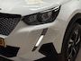 Peugeot 2008 1.2 PureTech Allure Sport 131Pk Automaat (VIRTUAL COCKPIT, APPLE CARPLAY, GROOT NAVI, 360 CAMERA, LEDER, SPORTSTOELEN, GETINT GLAS, LANE ASSIST, NIEUWSTAAT)