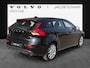 Volvo V40 2.0 T3 Nordic+ / afneembare trekhaak / 17" Velgen / Voorruit verwarming /