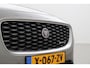 Jaguar E-Pace P300e R-Dynamic SE | Panoramadak | ACC | BLIS | Trekhaak | Getint Glas | Meridian Sound
