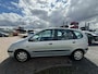 Renault Megane Scenic 1.6-16V RN lees advertentie goed door apk tot augustus 2026