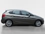 BMW 2-Serie Active Tourer 220i High Executive | Trekhaak | Navigatie | Cruise Control | Bluetooth | Panoramadak | Elektr. achterklep | Voorstoelen verwarmd | 12 maanden garantie!