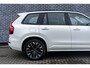 Volvo XC90 2.0 T8 Plug-in Hybrid AWD Ultra Dark | Facelift | Trekhaak | Luchtvering | Bowers & Wilkins Audio | 360 Graden Camera | Nappaleder | Stoelventilatie | Stoelmassage | Head-up Display | Apple Carplay | Android Auto | Panoramadak