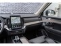 Volvo XC90 2.0 T8 Plug-in Hybrid AWD Ultra Dark | Facelift | Trekhaak | Luchtvering | Bowers & Wilkins Audio | 360 Graden Camera | Nappaleder | Stoelventilatie | Stoelmassage | Head-up Display | Apple Carplay | Android Auto | Panoramadak