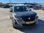 Peugeot 2008 1.2 PureTech Active Pack Trekhaak | Navigatie | Carplay | Cruise | Airco | Parkeersensoren Achter | 16" Lichtmetaal | Airco (handmatig) | Apple Carplay/Android Auto|telefoonintegratie premium | Cruise control