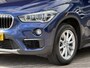 BMW X1 sDrive20i High Executive | NAP | Trekhaak | Cruise adaptief | Stoelverwarming | LED | Achteruitrijcamera | Climate Control | Heads-up display | Elektrisch glazen panorama-dak |