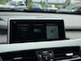 BMW X1 sDrive20i High Executive | NAP | Trekhaak | Cruise adaptief | Stoelverwarming | LED | Achteruitrijcamera | Climate Control | Heads-up display | Elektrisch glazen panorama-dak |