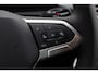 Volkswagen T-Roc 1.5 eTsi Life First Edition 116PK / 85kW DSG, Achteruitrijcamera (rear view), parkeersensoren voor en achter (pdc), adaptieve cruise control (acc), navigatie, digital cockpit pro, multifunctioneel lederen stuurwiel, koplampverlichting LED, grootlichtassistent (Light Assist), spraakbediening, keyless start, privacy glas, draadloos Apple Carplay & Android Auto, DAB+, 17" 'Lima' LMV etc.