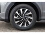 Volkswagen T-Roc 1.5 eTsi Life First Edition 116PK / 85kW DSG, Achteruitrijcamera (rear view), parkeersensoren voor en achter (pdc), adaptieve cruise control (acc), navigatie, digital cockpit pro, multifunctioneel lederen stuurwiel, koplampverlichting LED, grootlichtassistent (Light Assist), spraakbediening, keyless start, privacy glas, draadloos Apple Carplay & Android Auto, DAB+, 17" 'Lima' LMV etc.