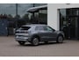 Volkswagen T-Roc 1.5 eTsi Life First Edition 116PK / 85kW DSG, Achteruitrijcamera (rear view), parkeersensoren voor en achter (pdc), adaptieve cruise control (acc), navigatie, digital cockpit pro, multifunctioneel lederen stuurwiel, koplampverlichting LED, grootlichtassistent (Light Assist), spraakbediening, keyless start, privacy glas, draadloos Apple Carplay & Android Auto, DAB+, 17" 'Lima' LMV etc.