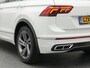 Volkswagen Tiguan R-Line 1.5 TSI 150 PK DSG | LED Matrix IQ | DCC | Panoramadak | Trekhaak | Achteruitrijcamera | Side Assist |