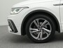 Volkswagen Tiguan R-Line 1.5 TSI 150 PK DSG | LED Matrix IQ | DCC | Panoramadak | Trekhaak | Achteruitrijcamera | Side Assist |