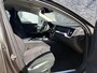 Volvo V60 2.0 B3 Essential Edition | Cruise Control | Navigatie | Apple CarPlay / Android Auto | DAB+ radio | Climate control | LED koplampen |