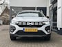 Dacia Jogger 1.6 Hybrid 140 Extreme 7p. | Afneembare Trekhaak | Navigatie | Lage kilometerstand | Eerste eigenaar!! | Dealeronderhouden | Camera achter | Verwarmde voorstoelen | 7-persoons |