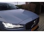 Volvo S60 2.0 B4 Plus Dark Autom Panodak Luxe Leder Sportst Stoel/Stuur A Bankverw Navi Camera Adaptieve Cruise 2xPDC LMV 20 ENZ.
