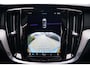 Volvo S60 2.0 B4 Plus Dark Autom Panodak Luxe Leder Sportst Stoel/Stuur A Bankverw Navi Camera Adaptieve Cruise 2xPDC LMV 20 ENZ.