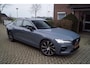 Volvo S60 2.0 B4 Plus Dark Autom Panodak Luxe Leder Sportst Stoel/Stuur A Bankverw Navi Camera Adaptieve Cruise 2xPDC LMV 20 ENZ.