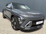 Hyundai Kona 1.6 GDI HEV Premium Sky / € 3000,- Voordeel / Direct Leverbaar / Stoelverkoeling / Stuurverwarming / Stoelverwarming Voor + Achter /