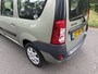 Dacia Logan MCV 1.6-16V Lauréate | €250,- KORTING |