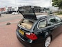 BMW 3-Serie Touring 325xi Dynamic Exec. | €500,- KORTING+nw apk |