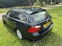 BMW 3-Serie Touring 325xi Dynamic Exec. | €500,- KORTING+nw apk |