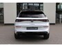 Volkswagen T-Roc 1.5 eTsi R-Line First Edition 150PK / 110kW DSG, Elektrische achterklep met sensorsturing, 20" 'Calgary' LMV, koplampverlichting LED plus, keyless start & entry, parkeerassistent (Park Assist) incl. parkeersensoren voor en achter (pdc), achteruitrijcamera (rear view), elektrisch verstel-, verwarm- en inklapbare buitenspiegels, verwarmbare voorstoelen, draadloos Apple Carplay & Android Auto, dodehoekdetectie (Side Assist), grootlichtassistent (Light Assist) etc.