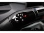 Volkswagen T-Roc 1.5 eTsi R-Line First Edition 150PK / 110kW DSG, Elektrische achterklep met sensorsturing, 20" 'Calgary' LMV, koplampverlichting LED plus, keyless start & entry, parkeerassistent (Park Assist) incl. parkeersensoren voor en achter (pdc), achteruitrijcamera (rear view), elektrisch verstel-, verwarm- en inklapbare buitenspiegels, verwarmbare voorstoelen, draadloos Apple Carplay & Android Auto, dodehoekdetectie (Side Assist), grootlichtassistent (Light Assist) etc.
