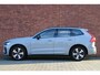 Volvo XC60 T6 Plug-in hybrid AWD Plus Dark | Trekhaak | Panoramadak | Verwarmbare voorstoelen en stuurwiel | Adaptieve cruise control | Verwarmbare achterbank | Keyless