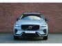 Volvo XC60 T6 Plug-in hybrid AWD Plus Dark | Trekhaak | Panoramadak | Verwarmbare voorstoelen en stuurwiel | Adaptieve cruise control | Verwarmbare achterbank | Keyless