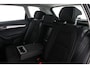 Skoda Karoq Ambition 1.5 TSI 150pk DSG Automaat Trekhaak, Achteruitrijcamera, Cruise control, Stoelverwarming, App connect, Airco, DAB, Radio
