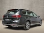 Volkswagen Passat Variant 1.4 TSI PHEV GTE 218Pk Automaat (APPLE CARPLAY, GROOT NAVI, CLIMATE, CAMERA, KEYLESS, SPORTSTOELEN, GETINT GLAS, ELEK ACHTERKLEP, PARKEERSENSOREN, NIEUWSTAAT)