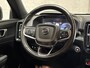 Volvo XC40 1.5 T4 Recharge R-Design 211Pk Automaat (APPLE CARPLAY, GROOT NAVI, STUUR/STOELVERWARMING, LEDER, CAMERA, SPORTSTOELEN, GETINT GLAS, ELEK ACHTERKLEP, NIEUWSTAAT)