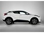 Toyota C-HR / C-HR+ 1.8 Hybrid First Edition | dodehoek detectie | JBL | Stoelverwarming | Parkeersensoren voor+achter | Volledig LED voor+achter | Apple CarPlay/Android Auto | Cruise control/Adaptive |
