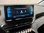 Peugeot 5008 1.2 PureTech Sport 7 Persoons (APPLE CARPLAY, GROOT NAVI, KEYLESS, 360 CAMERA, TREKHAAK, SPORTSTOELEN, CRUISE, LANE ASSIST, NIEUWSTAAT)