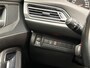 Peugeot 308 SW 1.2 PureTech Allure Automaat (APPLE CARPLAY, GROOT NAVI, PARKEERSENSOREN, STOELVERWARMING, SPORTSTOELEN, GETINT GLAS, CRUISE, NIEUWSTAAT)