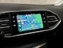 Peugeot 308 SW 1.2 PureTech Allure Automaat (APPLE CARPLAY, GROOT NAVI, PARKEERSENSOREN, STOELVERWARMING, SPORTSTOELEN, GETINT GLAS, CRUISE, NIEUWSTAAT)