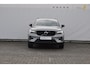 Volvo XC40 B4 211PK Automaat Plus Dark / Adaptive cruise control / Elektrische stoelen / Harman Kardon audio / Pilot assist / BLIS / Stoel en stuur verwarming / Elektrische achterklep / Parkeersensoren met camera / Google infotainment