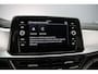 Volkswagen T-Roc Life Edition 1.5 TSI 150pk DSG Automaat Adaptive cruise control, Achteruitrijcamera, LED koplampen, App connect, Parkeersensoren, Airco, DAB, Radio