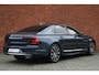 Volvo S90 T8 AWD Inscription Standkachel | Harman/Kardon Audiosysteem | Trekhaak Semi-Elektrisch | Stoelverwarming Voor en Achter | Stuurwielverwarming | Adaptieve Full-LED Koplampen |  Lederbekleed Dashboard | Parkeersensoren Voor en Achter | Parkeercamera Achter | Keyless Entry |