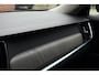 Volvo S90 T8 AWD Inscription Standkachel | Harman/Kardon Audiosysteem | Trekhaak Semi-Elektrisch | Stoelverwarming Voor en Achter | Stuurwielverwarming | Adaptieve Full-LED Koplampen |  Lederbekleed Dashboard | Parkeersensoren Voor en Achter | Parkeercamera Achter | Keyless Entry |