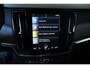 Volvo S90 T8 AWD Inscription | Trekhaak Semi-Elektrisch | Standkachel | Harman/Kardon Audiosysteem | Stoelverwarming Voor en Achter | Stuurwielverwarming | Adaptieve Full-LED Koplampen |  Lederbekleed Dashboard | Parkeersensoren Voor en Achter | Parkeercamera Achter | Keyless Entry |