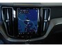 Volvo XC60 2.0 T8 Plug-in hybrid AWD Plus Dark | Panoramadak | Semi-Electrische Wegklapbare trekhaak | Longe Range | Google Infotainment | Parkeercamera | Parkeersensoren voor + achter | Stoelverwarming | Dealeronderhouden