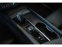 Volvo XC60 2.0 T8 Plug-in hybrid AWD Plus Dark | Panoramadak | Semi-Electrische Wegklapbare trekhaak | Longe Range | Google Infotainment | Parkeercamera | Parkeersensoren voor + achter | Stoelverwarming | Dealeronderhouden