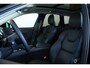 Volvo XC60 2.0 T8 Plug-in hybrid AWD Plus Dark | Panoramadak | Semi-Electrische Wegklapbare trekhaak | Longe Range | Google Infotainment | Parkeercamera | Parkeersensoren voor + achter | Stoelverwarming | Dealeronderhouden