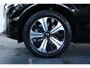 Volvo XC60 2.0 T8 Plug-in hybrid AWD Plus Dark | Panoramadak | Semi-Electrische Wegklapbare trekhaak | Longe Range | Google Infotainment | Parkeercamera | Parkeersensoren voor + achter | Stoelverwarming | Dealeronderhouden