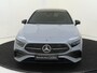 Mercedes-Benz A-klasse 250 e Business Solution AMG Panoramadak / Memory Seats / 360 Camera / Keyless / 19'' velgen / Nightpakket / Sfeerverlichting / Alpine grey /