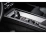 Volvo XC60 2.0 T6 Plug-in hybrid AWD Ultimate Dark | Trekhaak | Luchtvering | 360° Camera | Bowers & Wilkins | Head-Up Display | Stoelverwarming voor & achter | Stuurverwarming |
