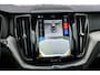Volvo XC60 2.0 T6 Plug-in hybrid AWD Ultimate Dark | Trekhaak | Luchtvering | 360° Camera | Bowers & Wilkins | Head-Up Display | Stoelverwarming voor & achter | Stuurverwarming |